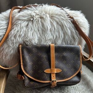 Louis Vuitton Saumur 30